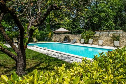 Stunning Farmhouse With Heated Private Pool In Provence