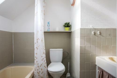 House With One Bedroom In Pierrefonds With Wifi