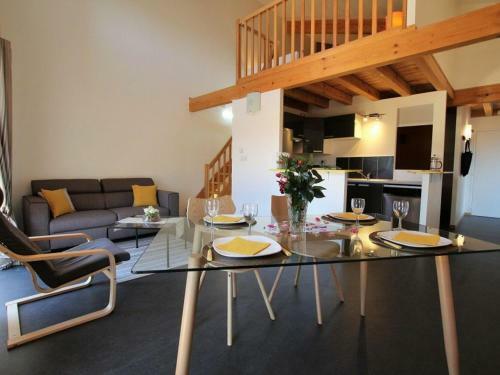G�te Polignac, 3 Pi�ces, 4 Personnes - Fr-1-582-58