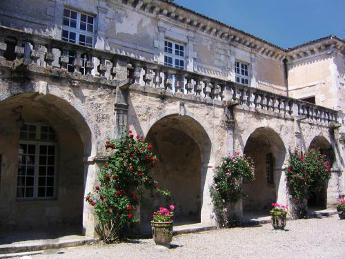 Ch�teau De Poudenas