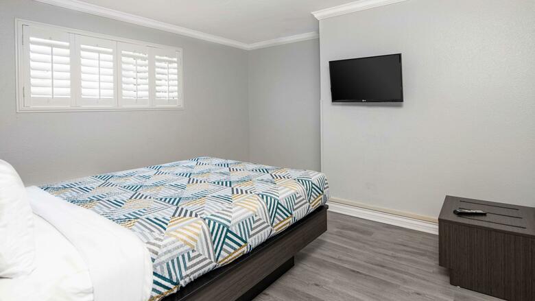 Hotel Anaheim Rodeway Inn & Suites