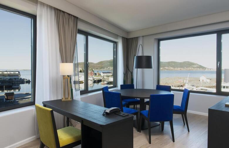 Thon Hotel Fosnav�g