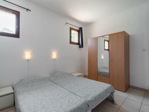 Luxurious Villa In Puisserguier With Swimming Pool