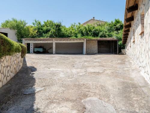 Luxurious Villa In Puisserguier With Swimming Pool