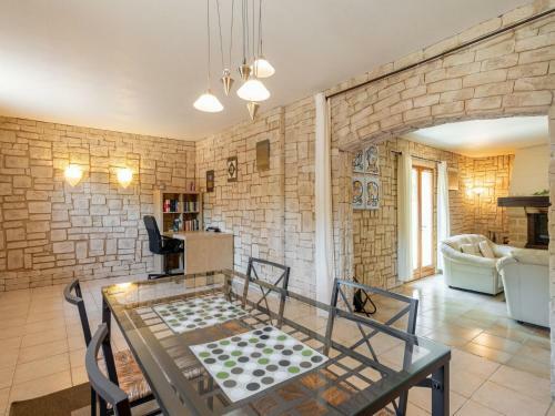 Luxurious Villa In Puisserguier With Swimming Pool