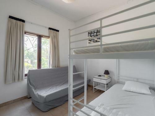 Luxurious Villa In Puisserguier With Swimming Pool