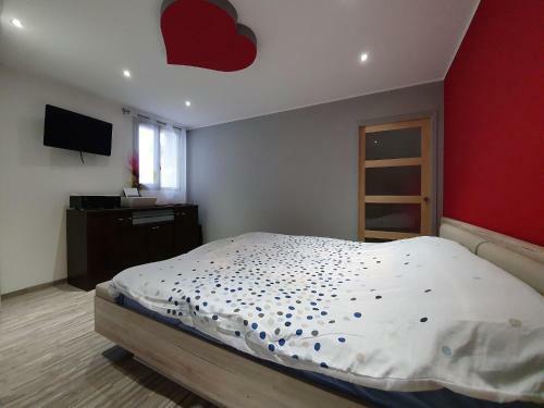 Modern Holiday Home In Puich�ric Near Kayaking, Camping