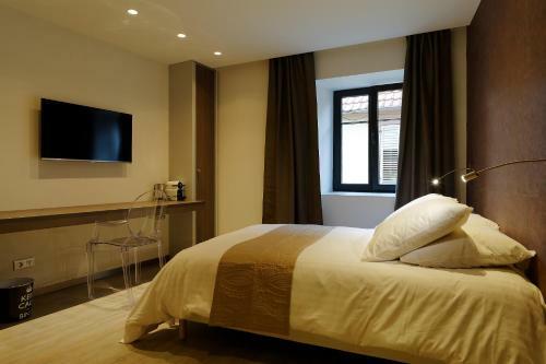 The One Apartments