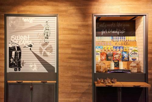 Hotel Moxy Paris Charles de Gaulle Airport