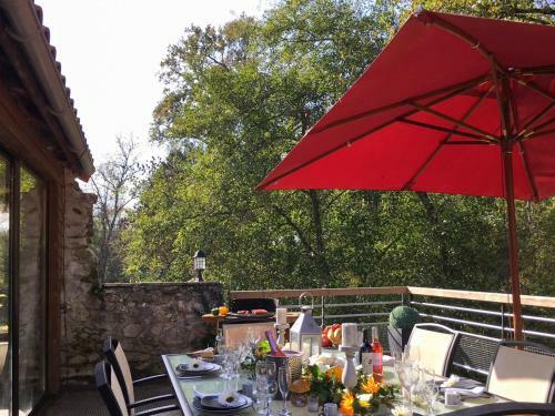 Roquebrune Villa Sleeps 8 With Pool Air Con And Wifi