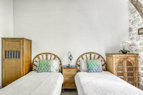 Roquebrune Villa Sleeps 8 With Pool Air Con And Wifi