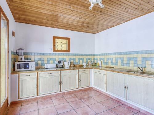 Alluring Holiday Home In Roquebrun With Swimming Pool