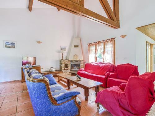 Alluring Holiday Home In Roquebrun With Swimming Pool