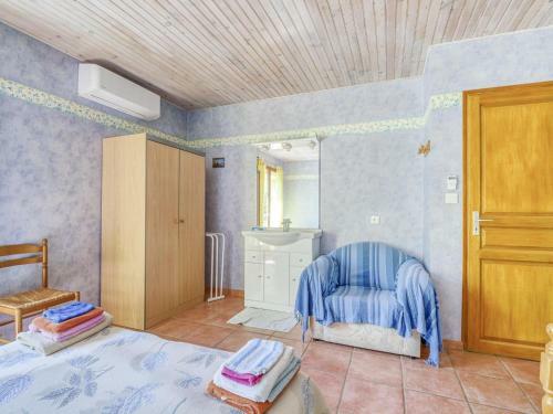 Alluring Holiday Home In Roquebrun With Swimming Pool