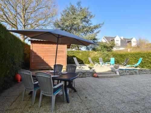 Semi-detached Home With Garden, 500m From The Beach, Golf Course - C�te D?armor