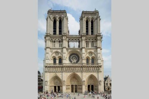 Chic Apart With Great View Of Paris