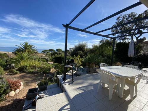 Mini Villa Dans Domaine Avec Vue Mer Et Acc�s Plage