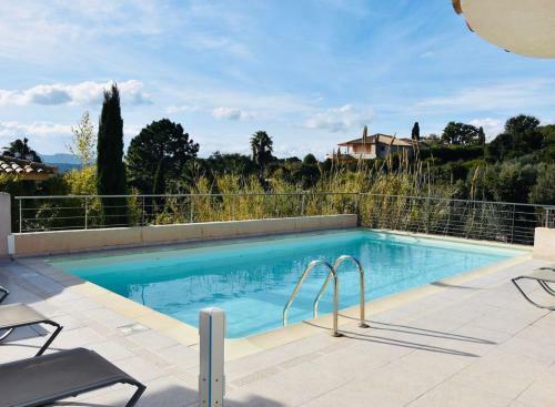 Superbe Villa Avec Piscine Chauffee Et Acces Direct A La Plage