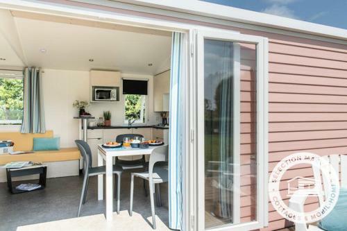 Camping Les Amiaux **** - Maeva