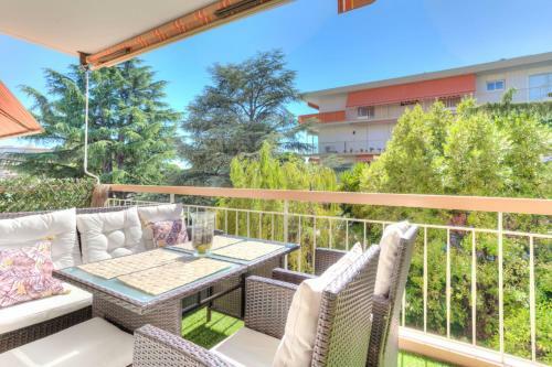 Apartamento Cros Saint Hubert Furnished Flat
