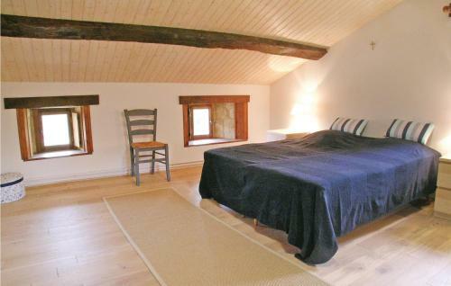 Holiday Home Coulonges Sur L'autize 08