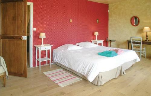 Holiday Home Coulonges Sur L'autize 08
