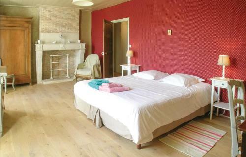 Holiday Home Coulonges Sur L'autize 08