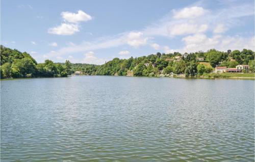 Holiday Home Coulonges Sur L'autize 08