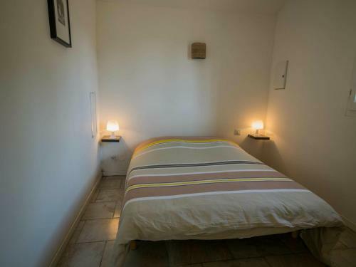 Peaceful Holiday Home Saint-martin-le-redon With Pool