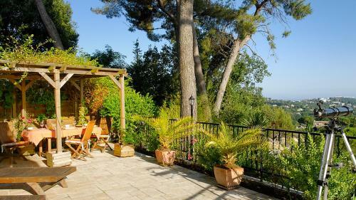 Villa Olivade - Sea Views Private Garden & Terrace