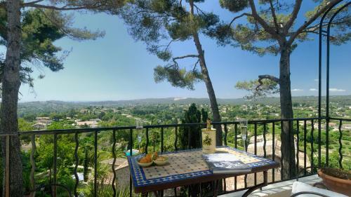 Villa Olivade - Sea Views Private Garden & Terrace