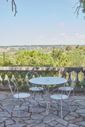 Saint-pons-de-mauchiens Villa Sleeps 12 With Pool