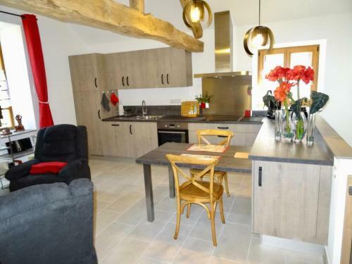 G�te Saint-pompont, 2 Pi�ces, 2 Personnes - Fr-1-616-92