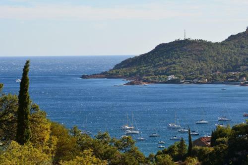 Villa Aurlie Sea View, 600m To Beach And Shops