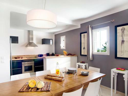 Holiday Home Le Clos Savornin - Ssn112