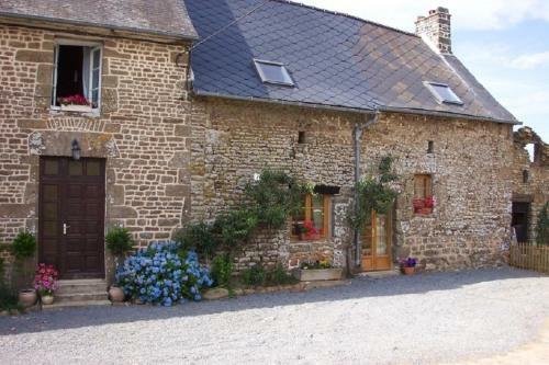 Beautiful 3-bed Cottage In Passais-villages