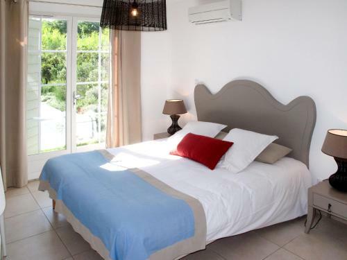 Holiday Home Le Clos Savornin - Ssn114
