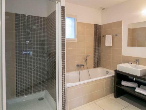 Holiday Home Le Clos Savornin - Ssn114