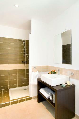 Holiday Home Le Clos Savornin - Ssn114