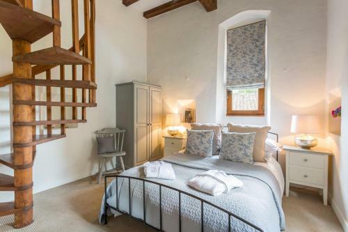 Saint-lary-soulan Chateau Sleeps 21 Pool Wifi