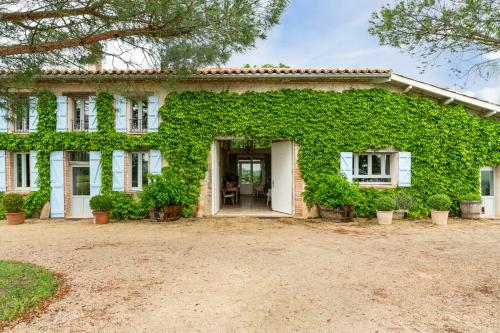 Saint-urcisse Villa Sleeps 8 Pool Wifi