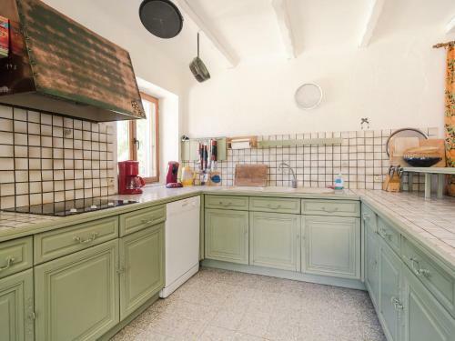 Child-friendly, Detached Villa With Private Swimming Pool