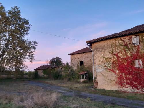 Newly Refurbished 6-bed Gite In Sariac-magnoac