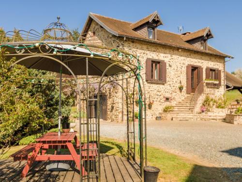 Chic Holiday Home In Segur-le-chateau With Swimming Pool