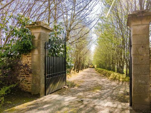 Chic Holiday Home In Segur-le-chateau With Swimming Pool