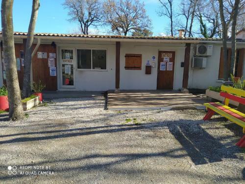 Camping Les Micocouliers