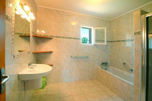 Apartamento R�sidence Mare E Sole In Taglio Isolaccio - Kor01039-byc