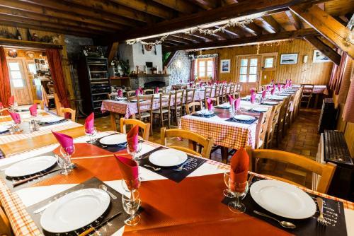 Hostal Chambres D'h�tes � Les Tavaillons �