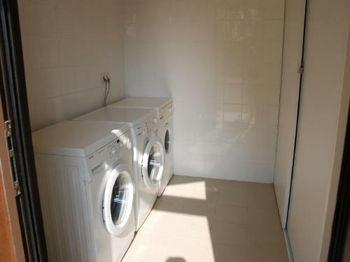 Lovely Holiday Home In Thonac With Swimming Pool