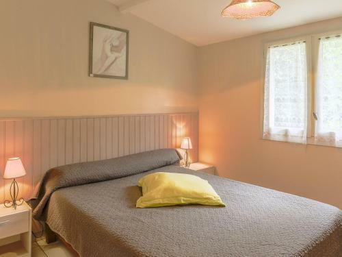 Lovely Holiday Home In Thonac With Swimming Pool